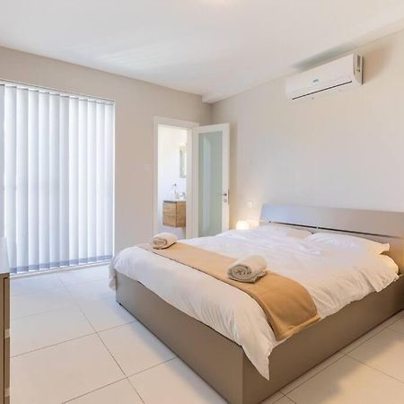 Exquisite Modern Luxury Apt In Central Malta - Walking Distance To The Restaurants & Night Life Is-Swieqi 외부 사진